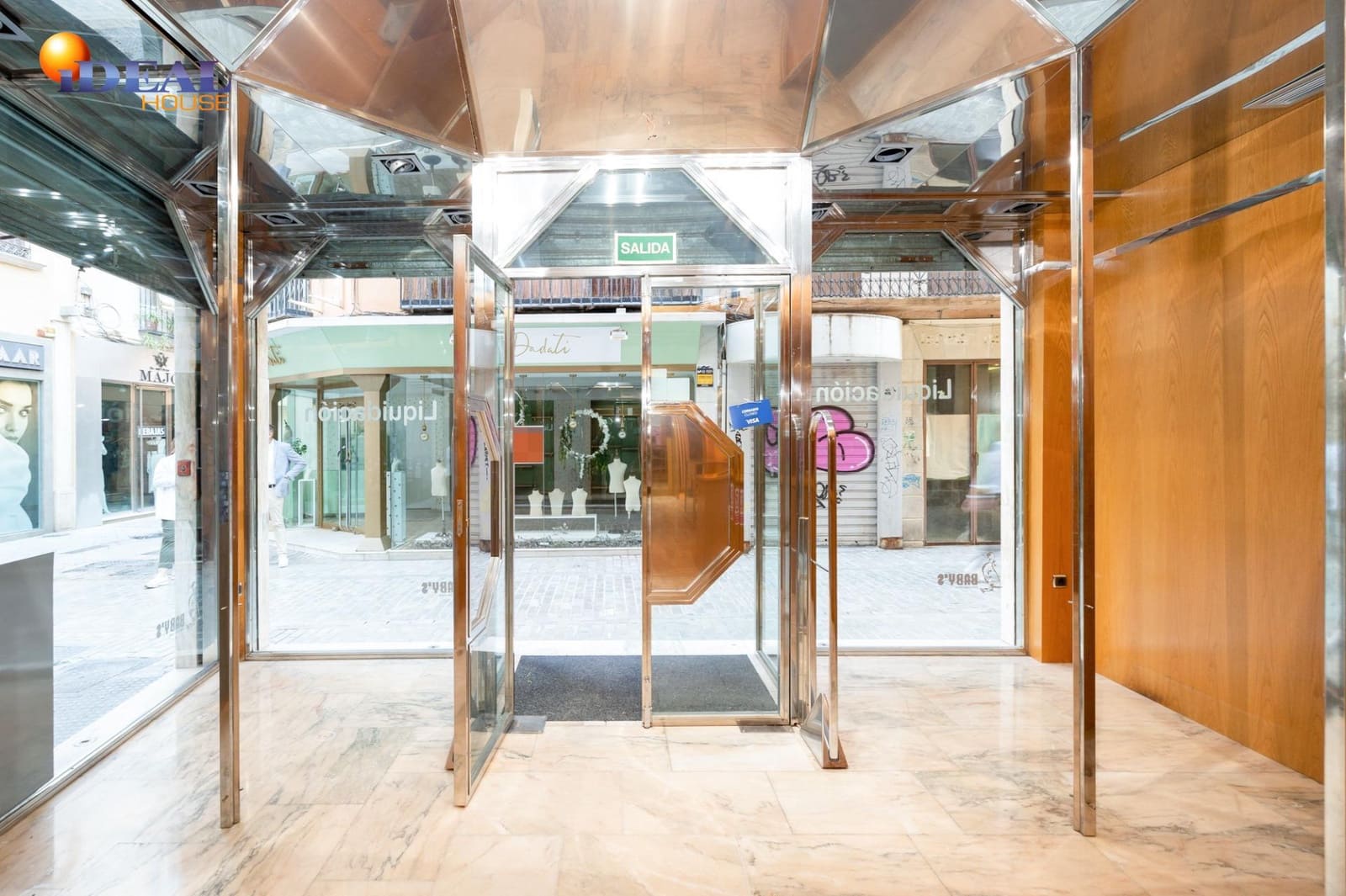 Commercieel te koop in Granada stad - € 210.000 (Ref: 9433781)