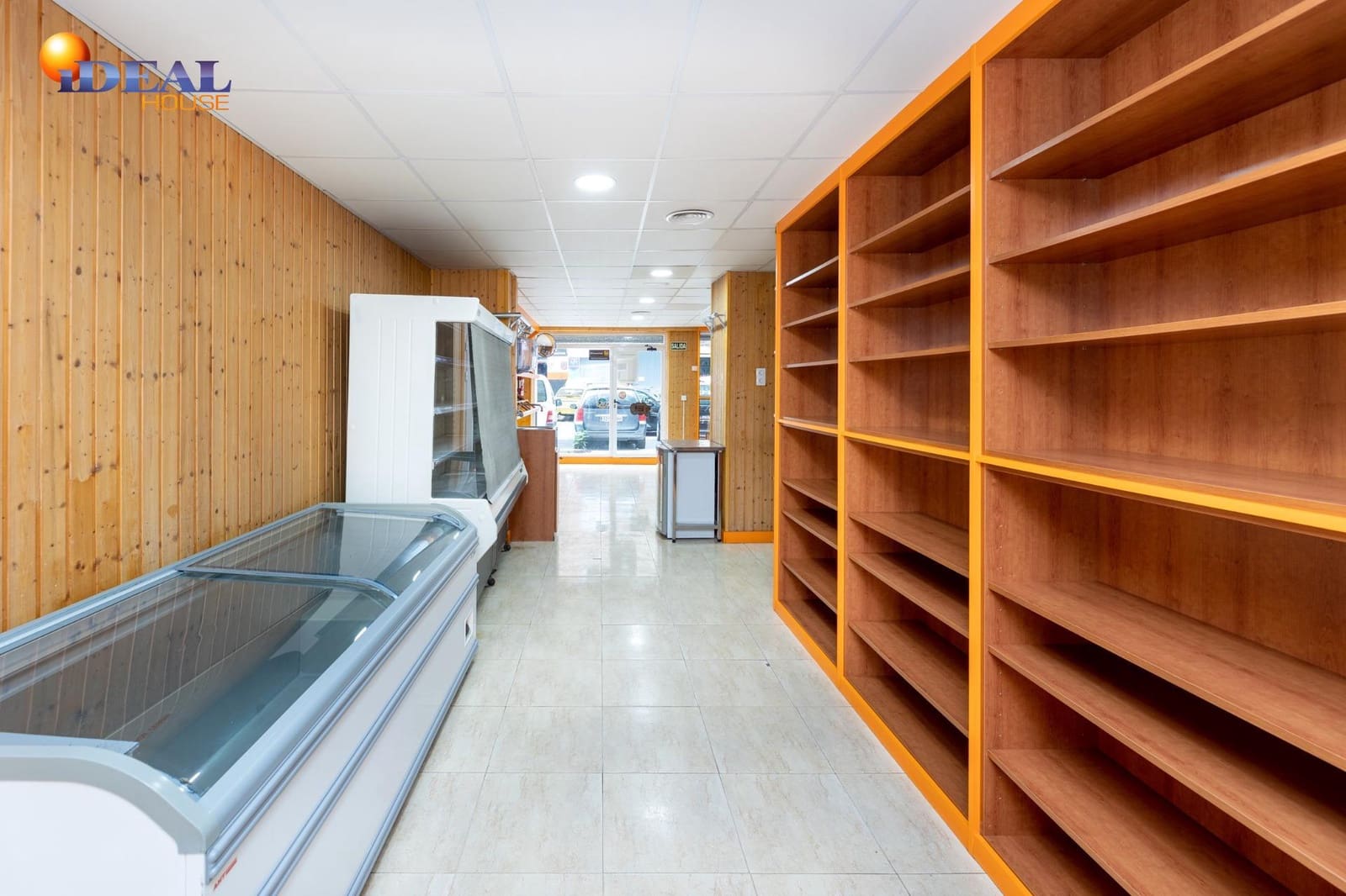 Komercyjne na sprzedaż w Miasto Grenada - 156 000 € (Ref: 9433782)