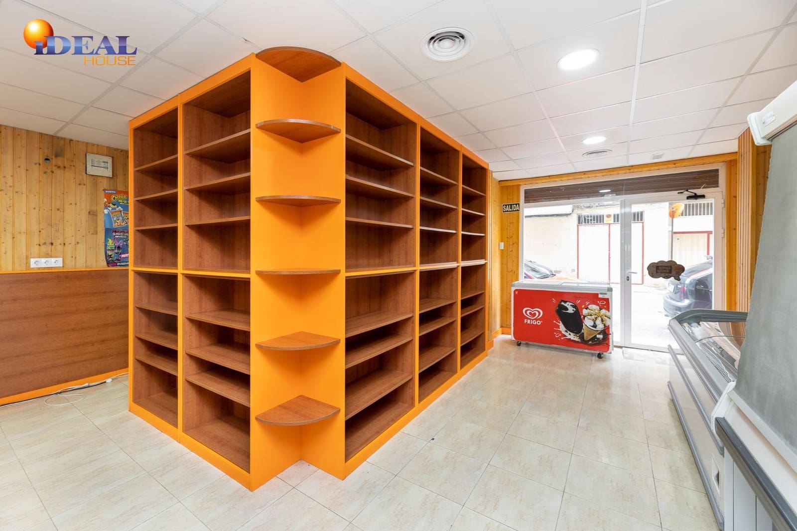 Komercyjne na sprzedaż w Miasto Grenada - 156 000 € (Ref: 9433782)