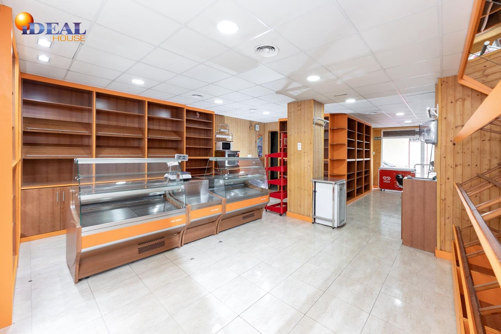 Komercyjne na sprzedaż w Miasto Grenada - 156 000 € (Ref: 9433782)