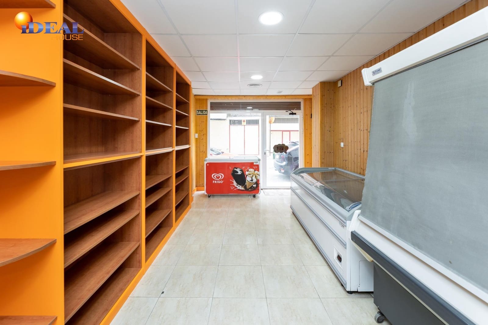 Komercyjne na sprzedaż w Miasto Grenada - 156 000 € (Ref: 9433782)