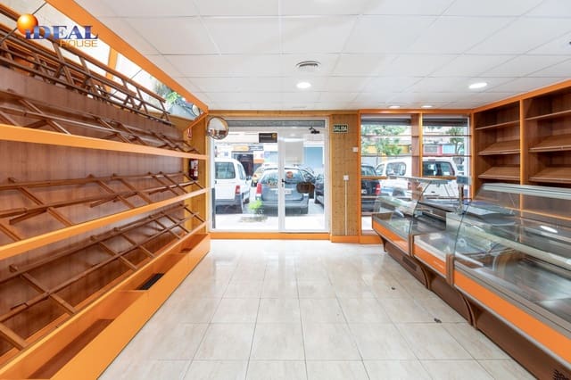 Komercyjne na sprzedaż w Miasto Grenada - 156 000 € (Ref: 9433782)