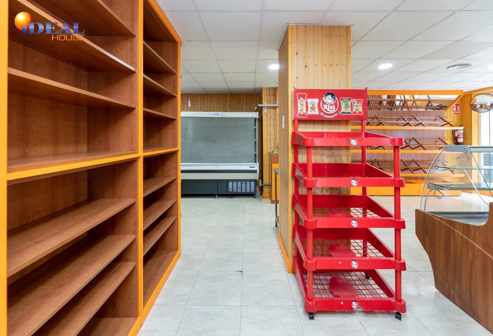 Komercyjne na sprzedaż w Miasto Grenada - 156 000 € (Ref: 9433782)