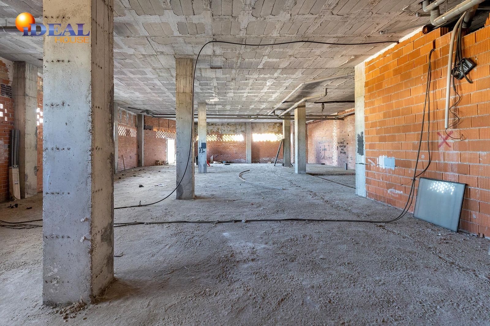 Erhverv til salg i Armilla - € 500.000 (Ref: 9433786)