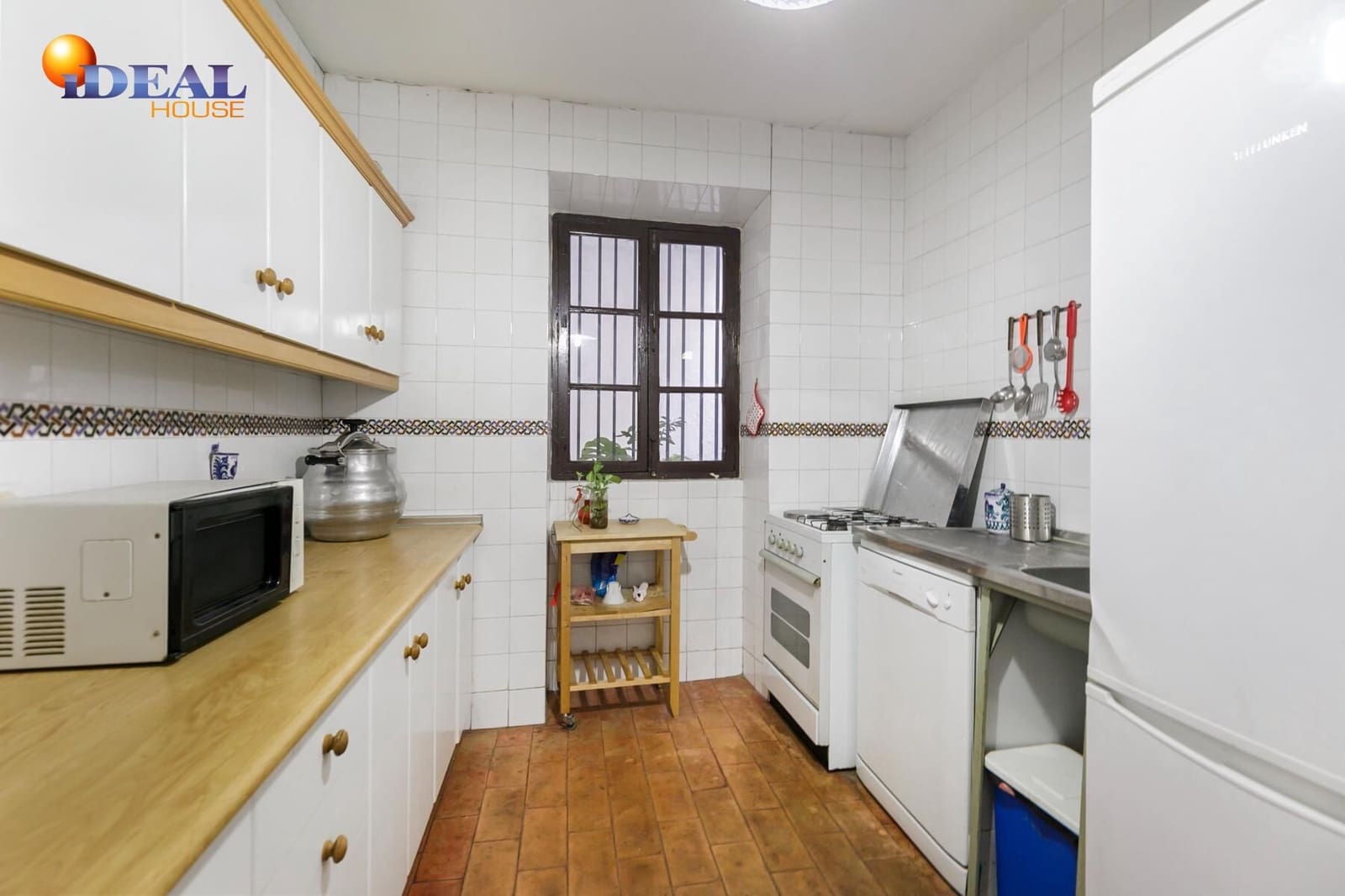 7 bedroom Townhouse for sale in Granada city with garage - € 695,000 (Ref: 9433787)