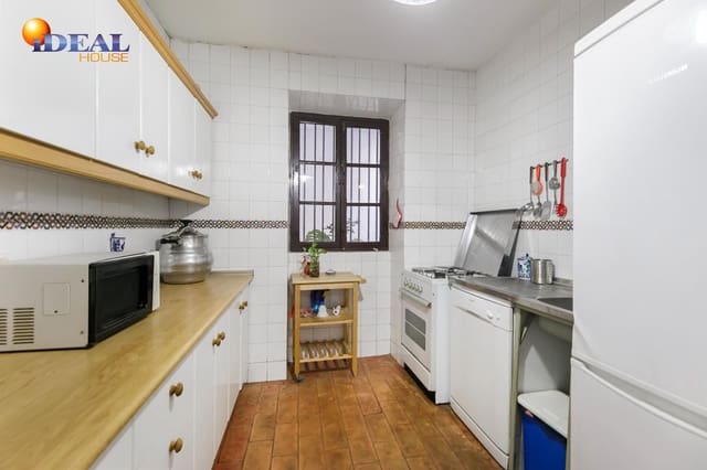 Casa de 7 habitaciones en Granada ciudad en venta con garaje - 695.000 € (Ref: 9433787)