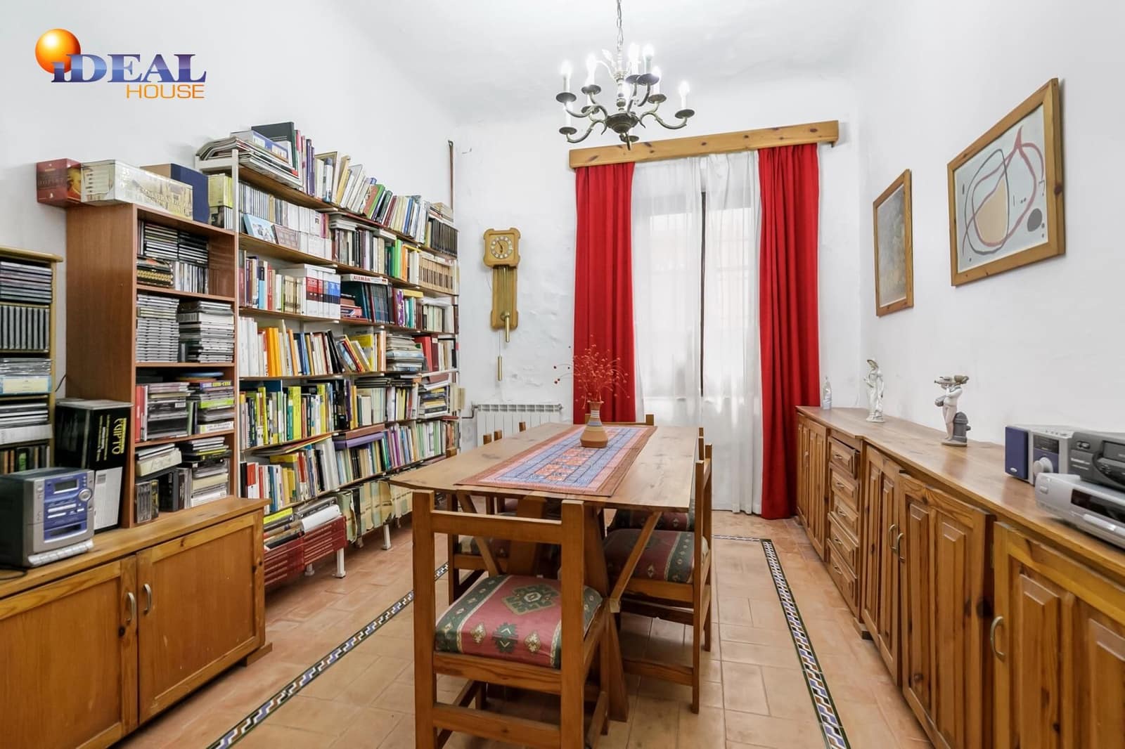 7 bedroom Townhouse for sale in Granada city with garage - € 695,000 (Ref: 9433787)