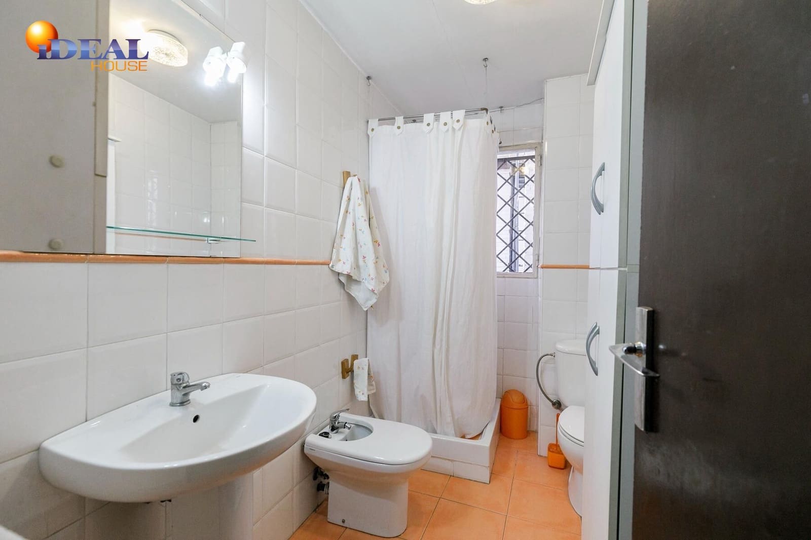 7 bedroom Townhouse for sale in Granada city with garage - € 695,000 (Ref: 9433787)