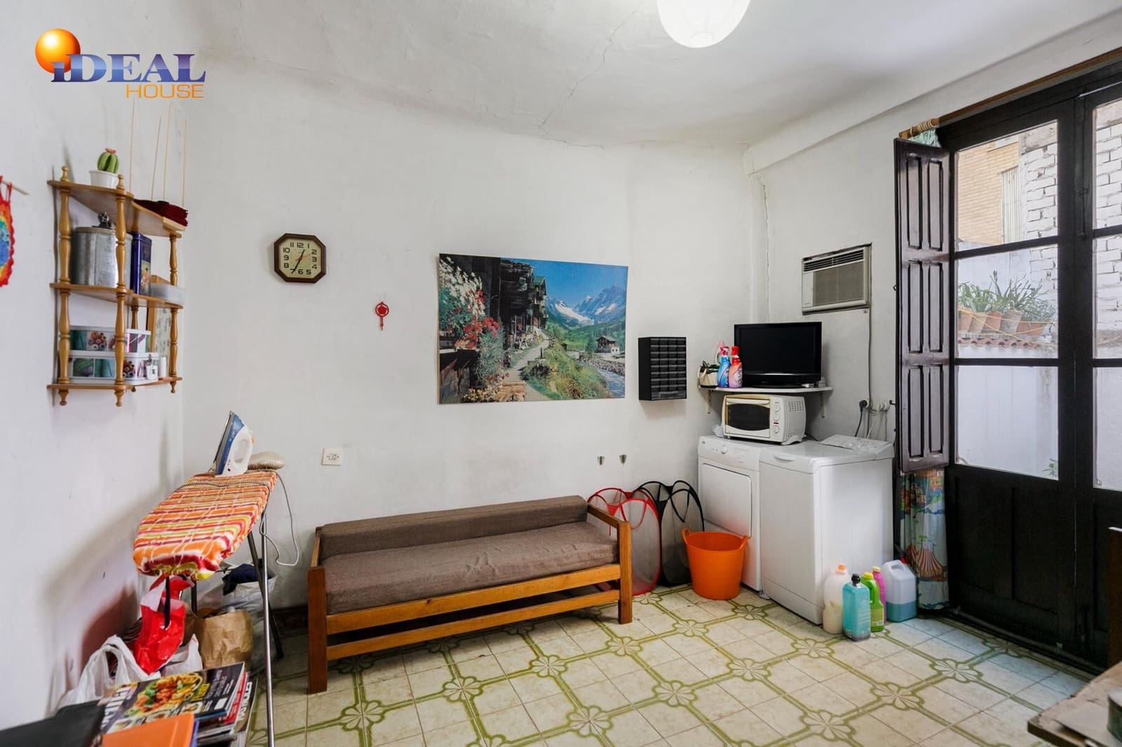 7 bedroom Townhouse for sale in Granada city with garage - € 695,000 (Ref: 9433787)