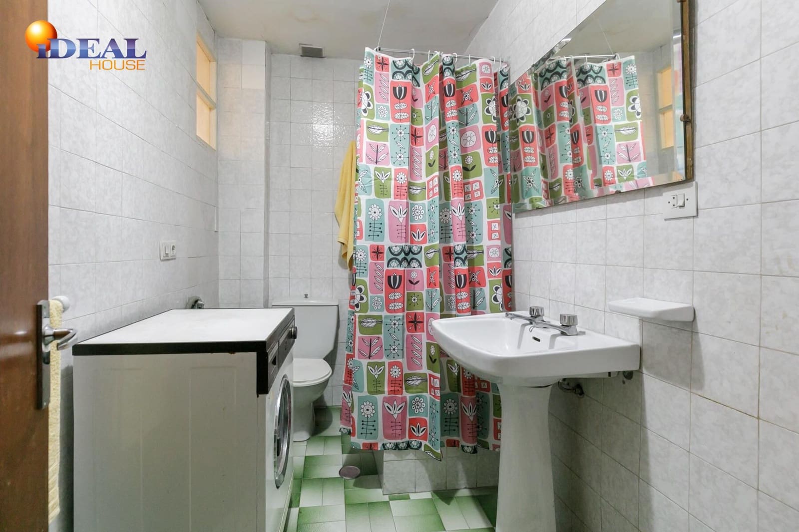 7 bedroom Townhouse for sale in Granada city with garage - € 695,000 (Ref: 9433787)