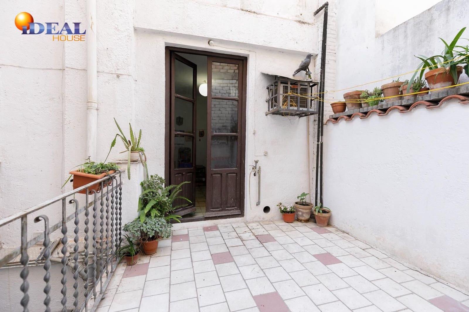 7 bedroom Townhouse for sale in Granada city with garage - € 695,000 (Ref: 9433787)
