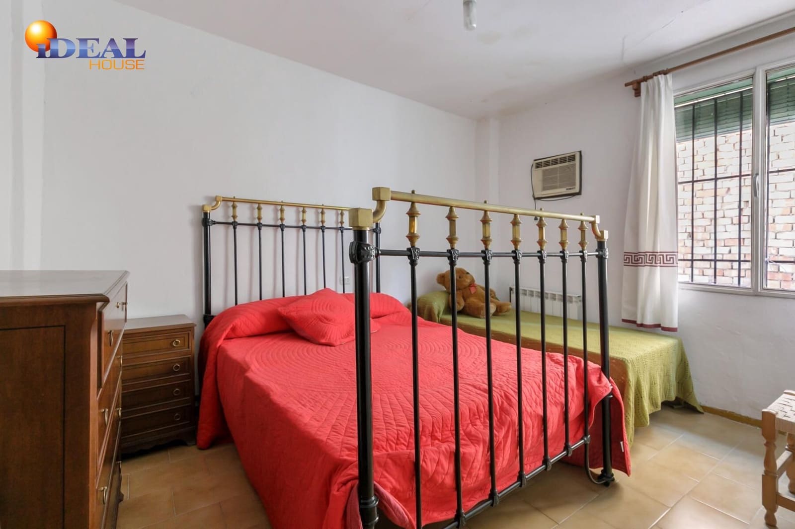 7 bedroom Townhouse for sale in Granada city with garage - € 695,000 (Ref: 9433787)