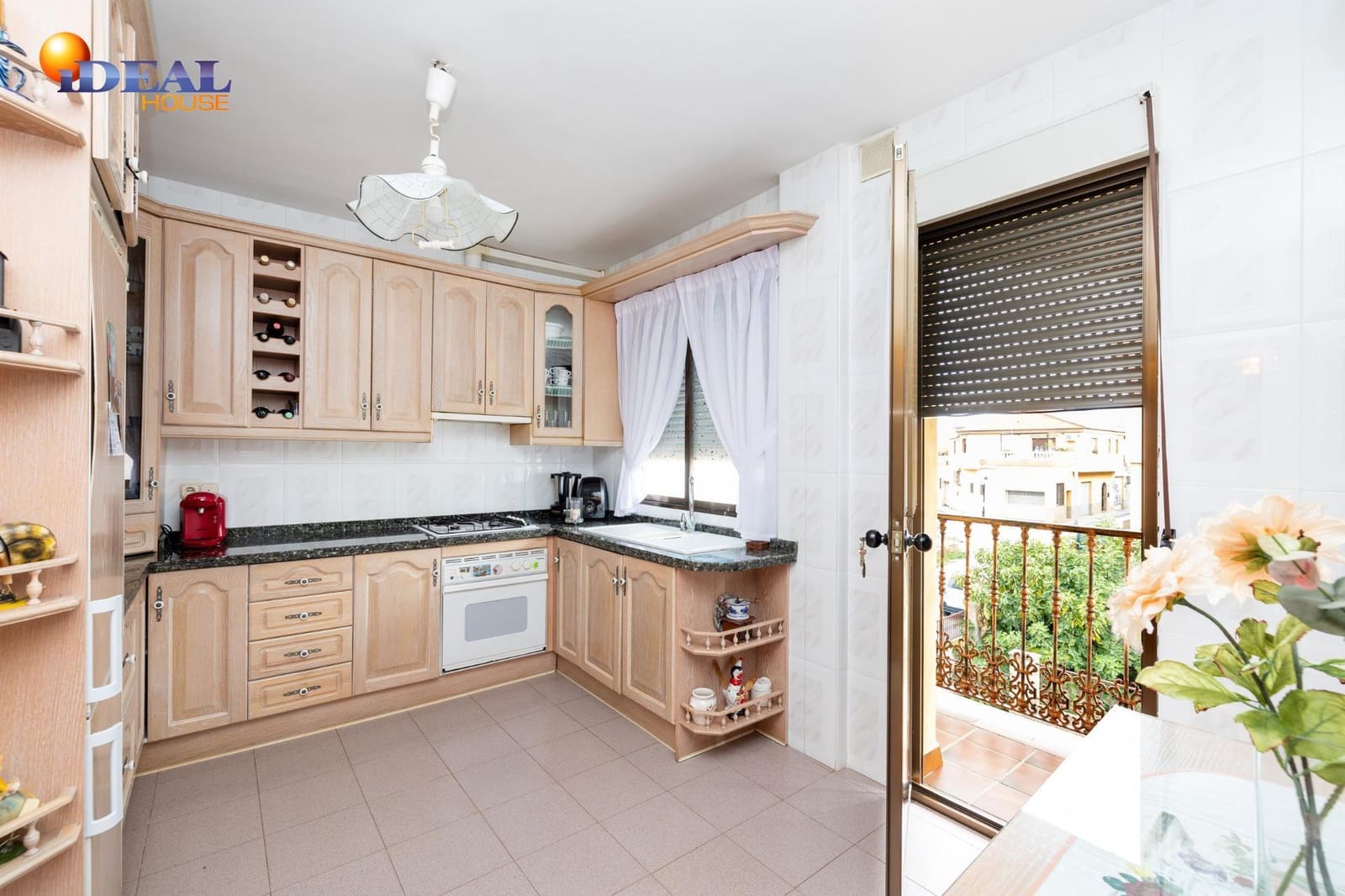 4 soveværelse Byhus til salg i Las Gabias med garage - € 245.000 (Ref: 9433789)