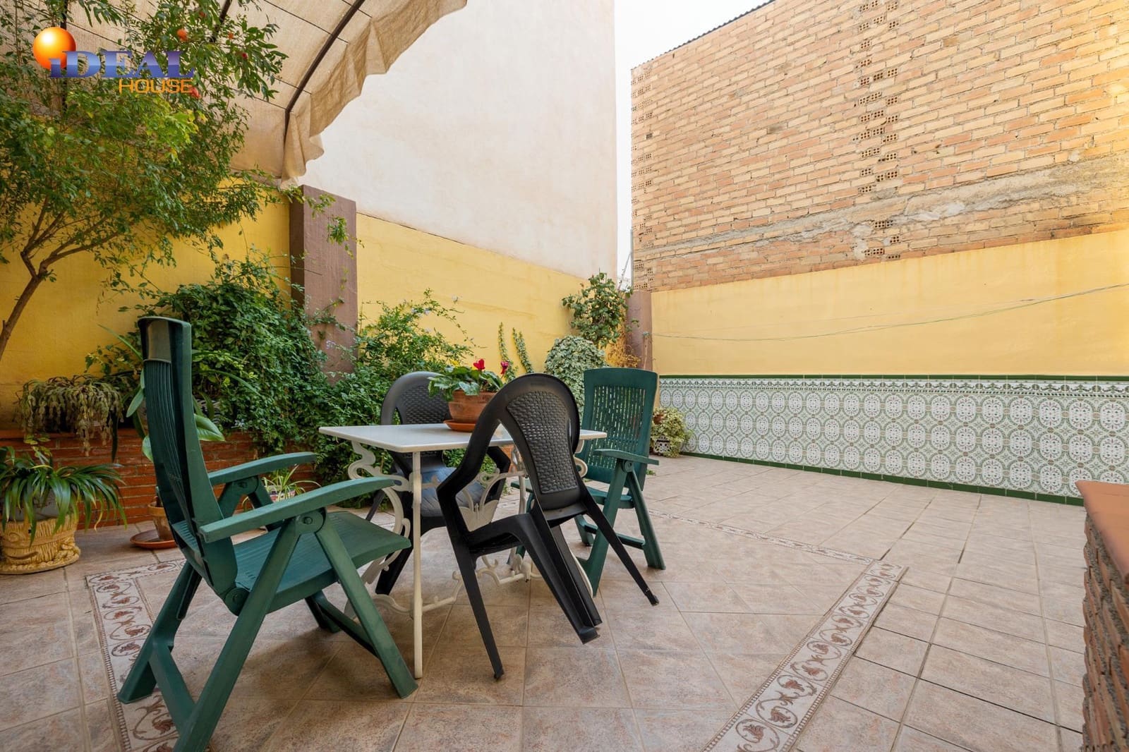 4 soveværelse Byhus til salg i Las Gabias med garage - € 245.000 (Ref: 9433789)