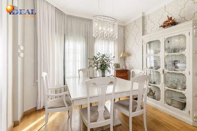 4 Zimmer Villa zu verkaufen in Granada Stadt mit Pool Garage - 1.180.000 € (Ref: 9433792)