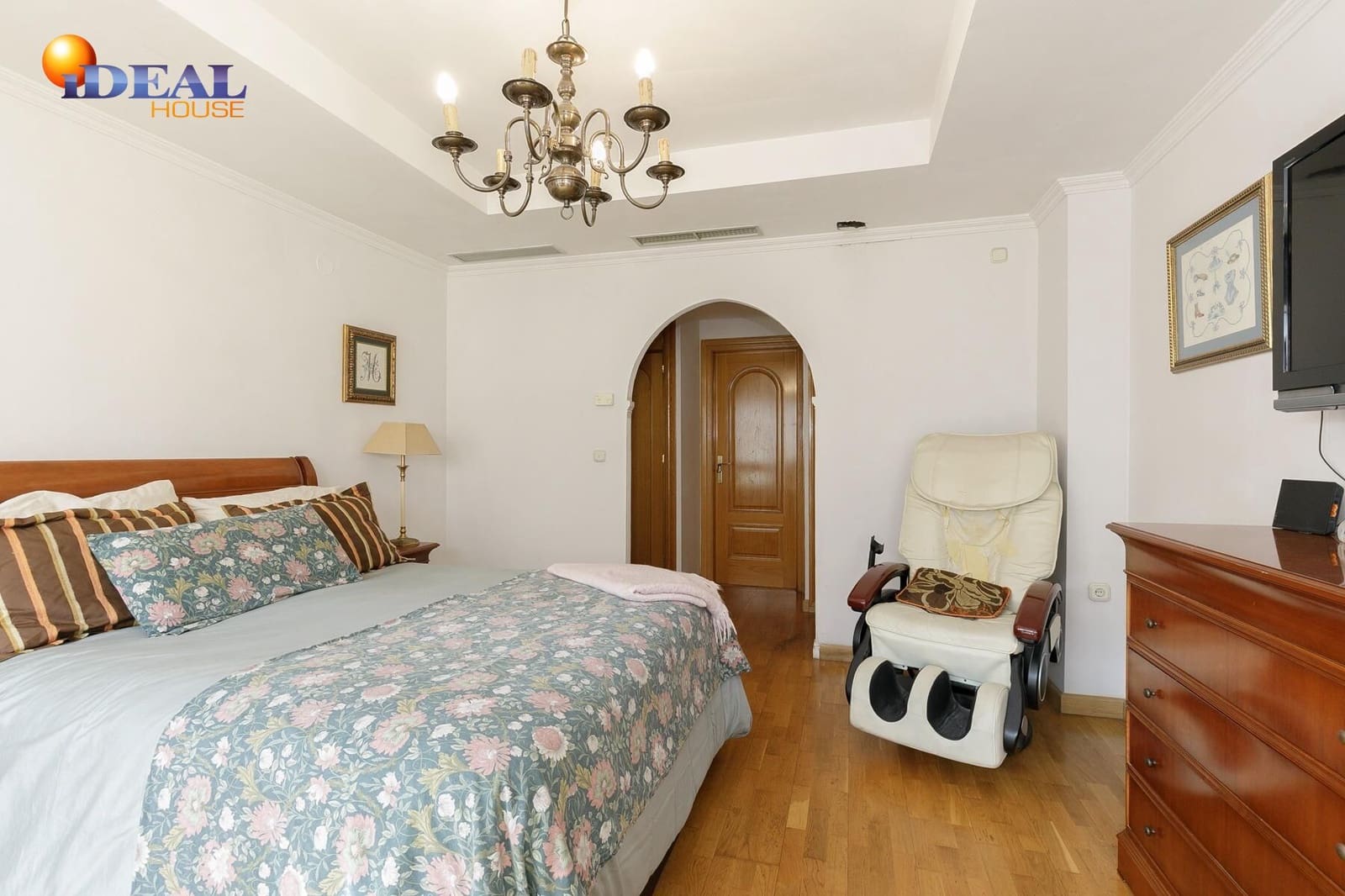 Chalet de 4 habitaciones en Granada ciudad en venta con piscina garaje - 1.180.000 € (Ref: 9433792)