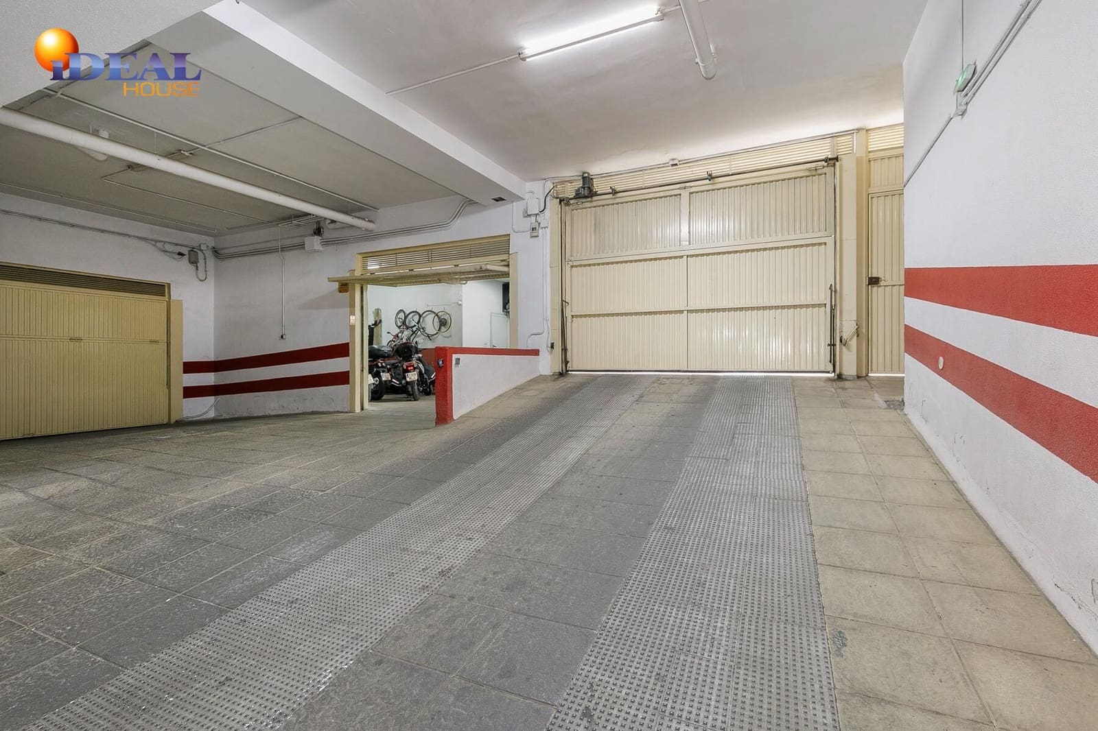 Chalet de 4 habitaciones en Granada ciudad en venta con piscina garaje - 1.180.000 € (Ref: 9433792)