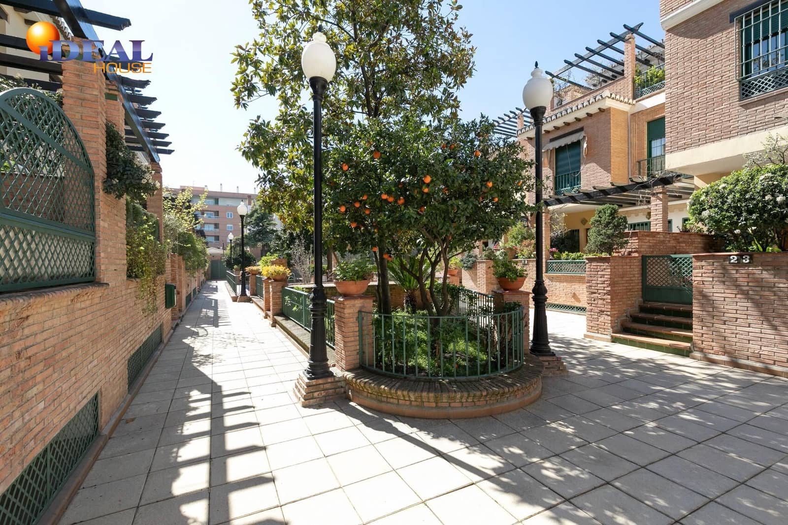 Chalet de 4 habitaciones en Granada ciudad en venta con piscina garaje - 1.180.000 € (Ref: 9433792)