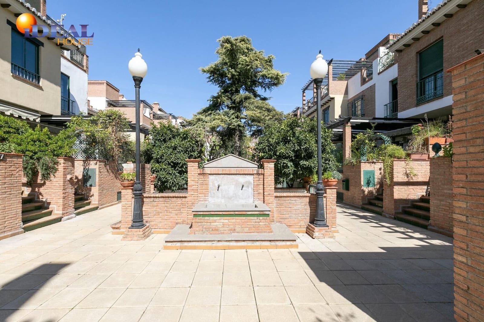 Chalet de 4 habitaciones en Granada ciudad en venta con piscina garaje - 1.180.000 € (Ref: 9433792)