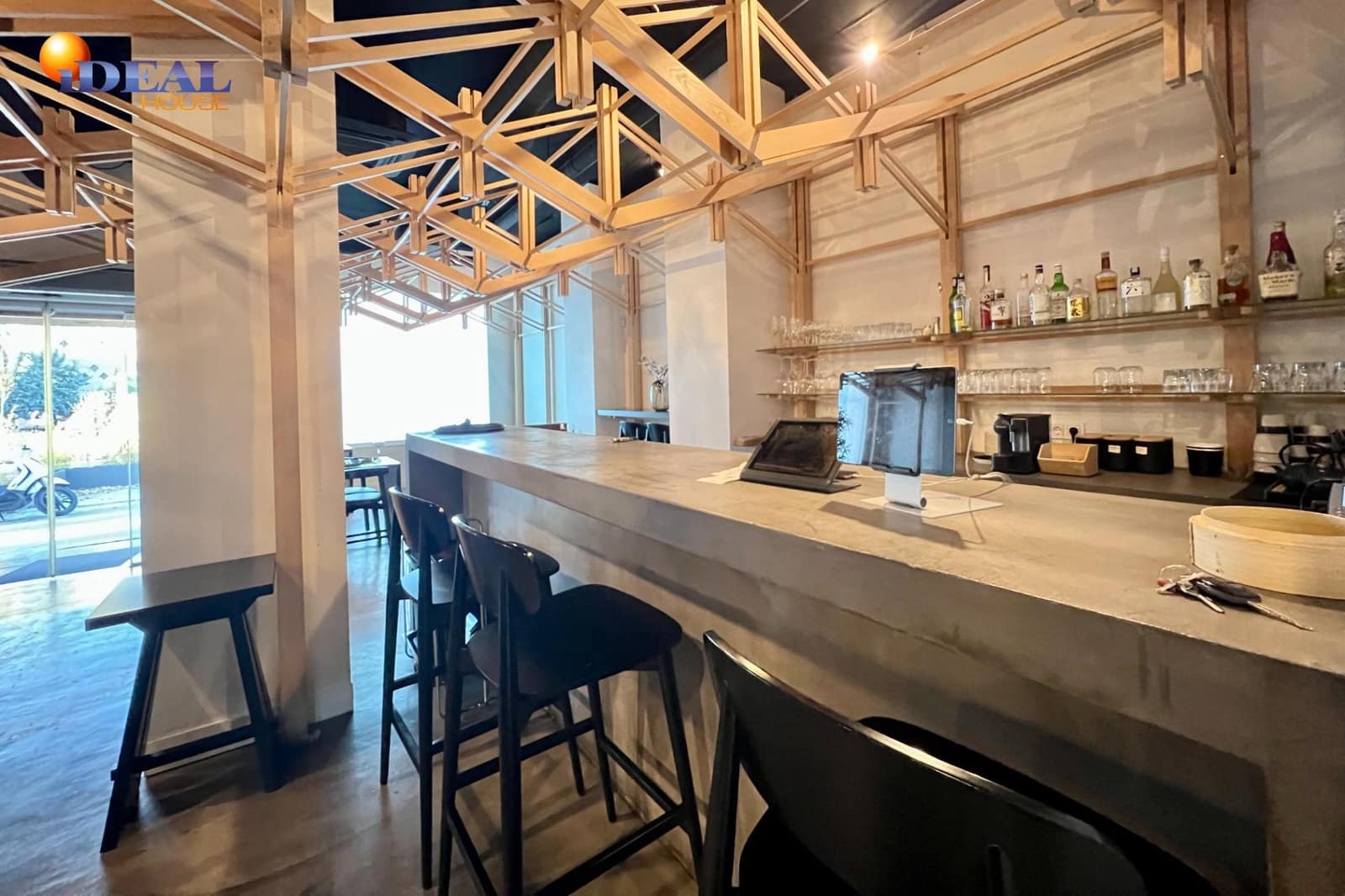 Commercial for sale in Granada city - € 369,500 (Ref: 9433797)