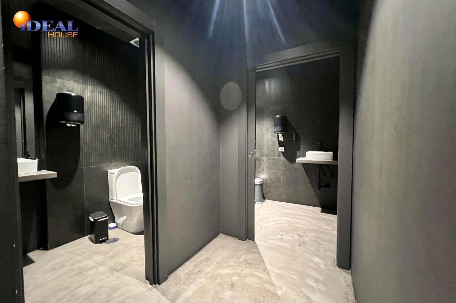 Commercial for sale in Granada city - € 369,500 (Ref: 9433797)