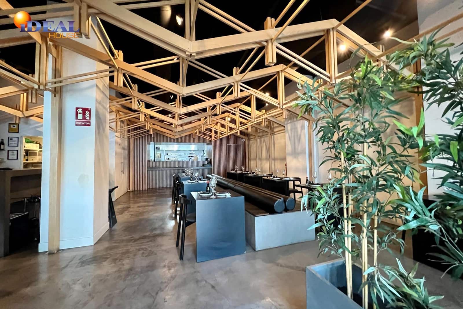 Commercial for sale in Granada city - € 369,500 (Ref: 9433797)