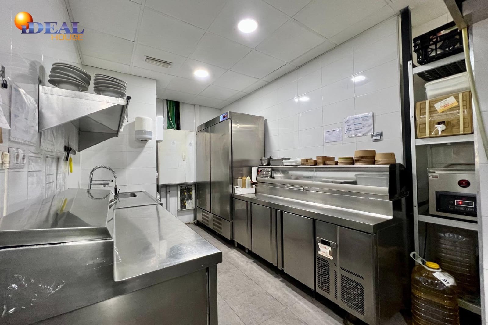 Commercial for sale in Granada city - € 369,500 (Ref: 9433797)