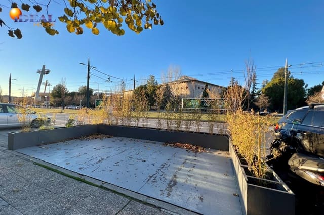 Commercial for sale in Granada city - € 369,500 (Ref: 9433797)