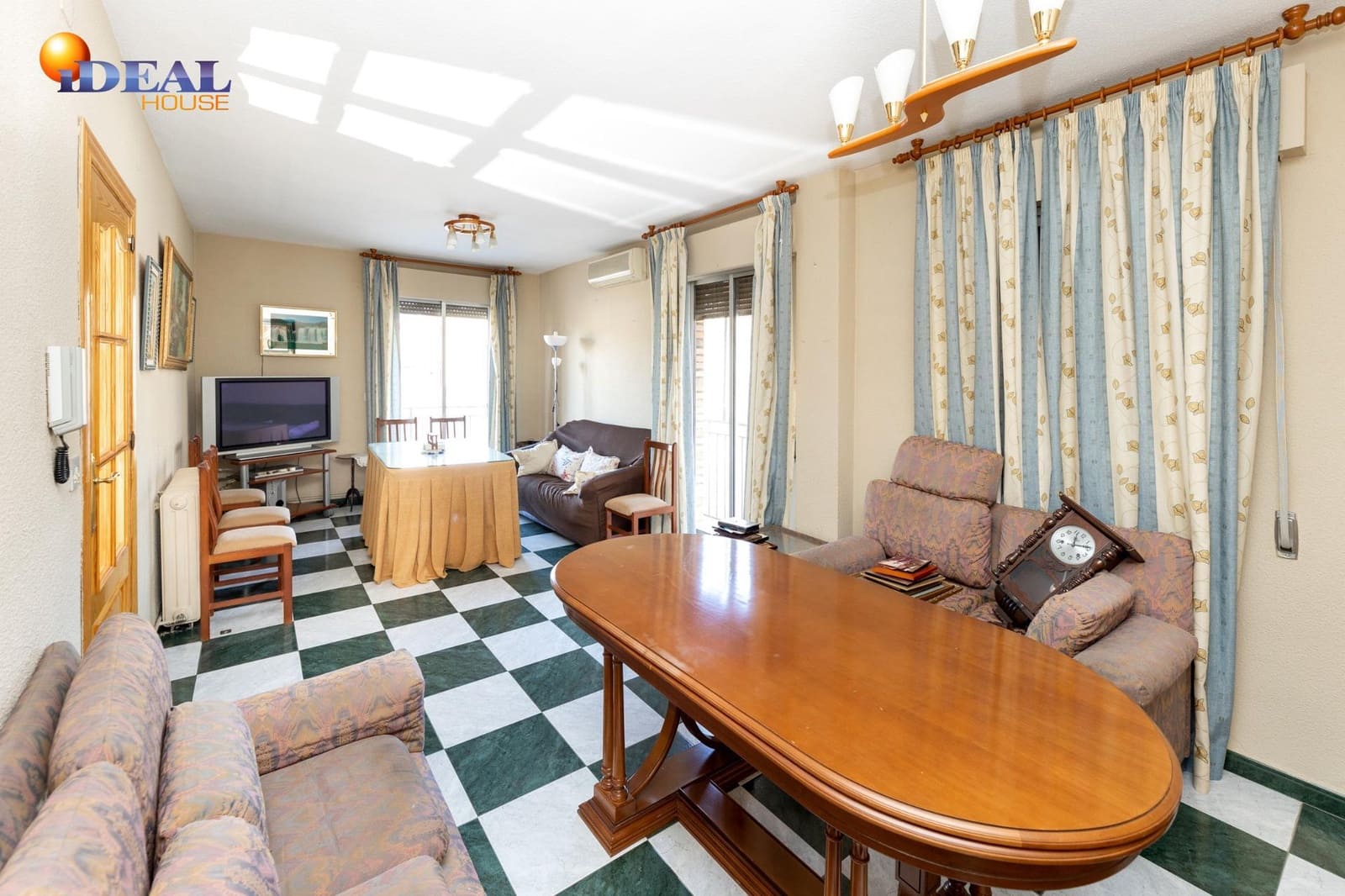 4 bedroom Flat for sale in Maracena with garage - € 244,900 (Ref: 9433799)