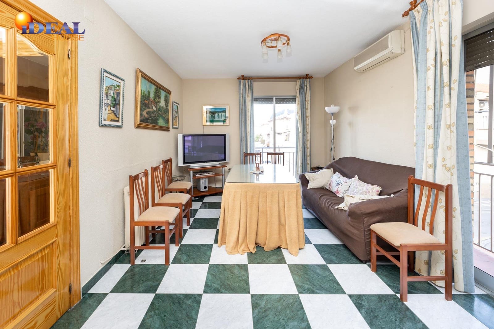 4 bedroom Flat for sale in Maracena with garage - € 244,900 (Ref: 9433799)