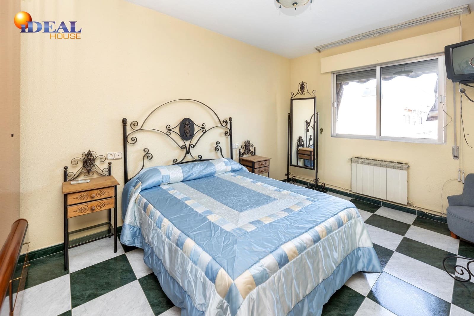 4 bedroom Flat for sale in Maracena with garage - € 244,900 (Ref: 9433799)