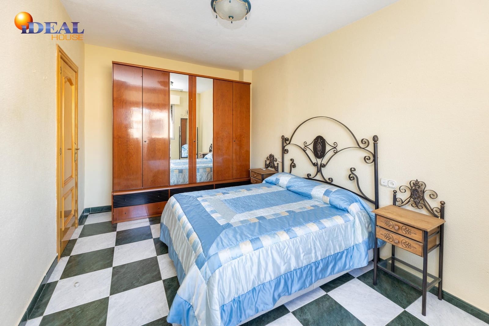 4 bedroom Flat for sale in Maracena with garage - € 244,900 (Ref: 9433799)