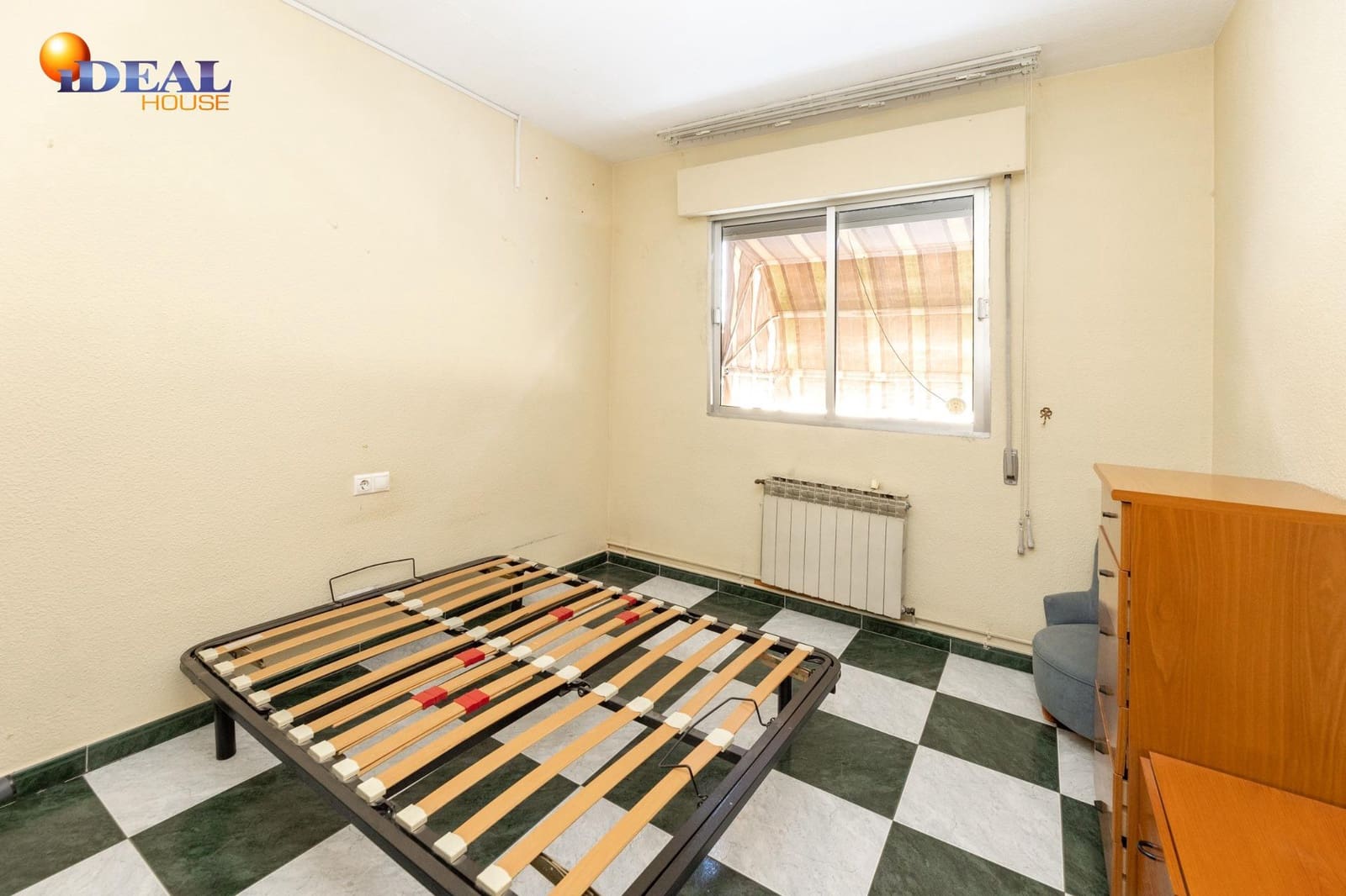 4 bedroom Flat for sale in Maracena with garage - € 244,900 (Ref: 9433799)