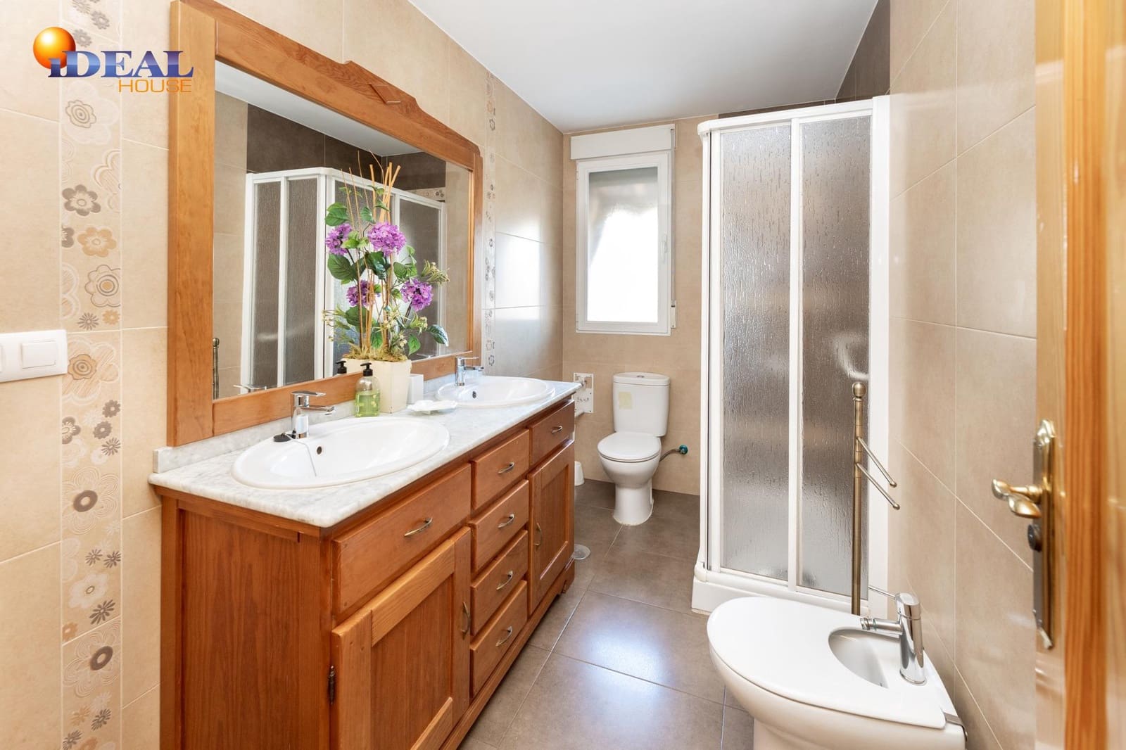 4 bedroom Flat for sale in Maracena with garage - € 244,900 (Ref: 9433799)