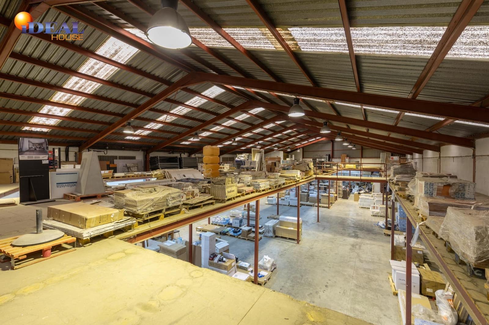 Gewerbe zu verkaufen in Santa Fe mit Garage - 1.800.000 € (Ref: 9433801)