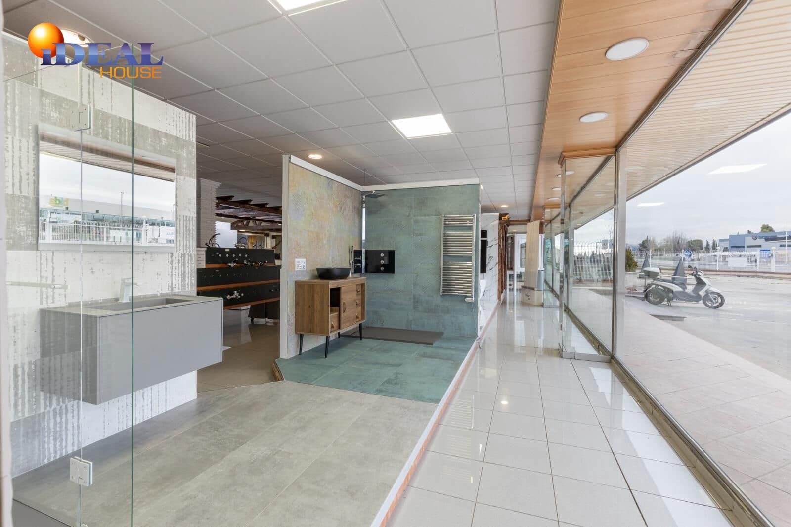 Gewerbe zu verkaufen in Santa Fe mit Garage - 1.800.000 € (Ref: 9433801)