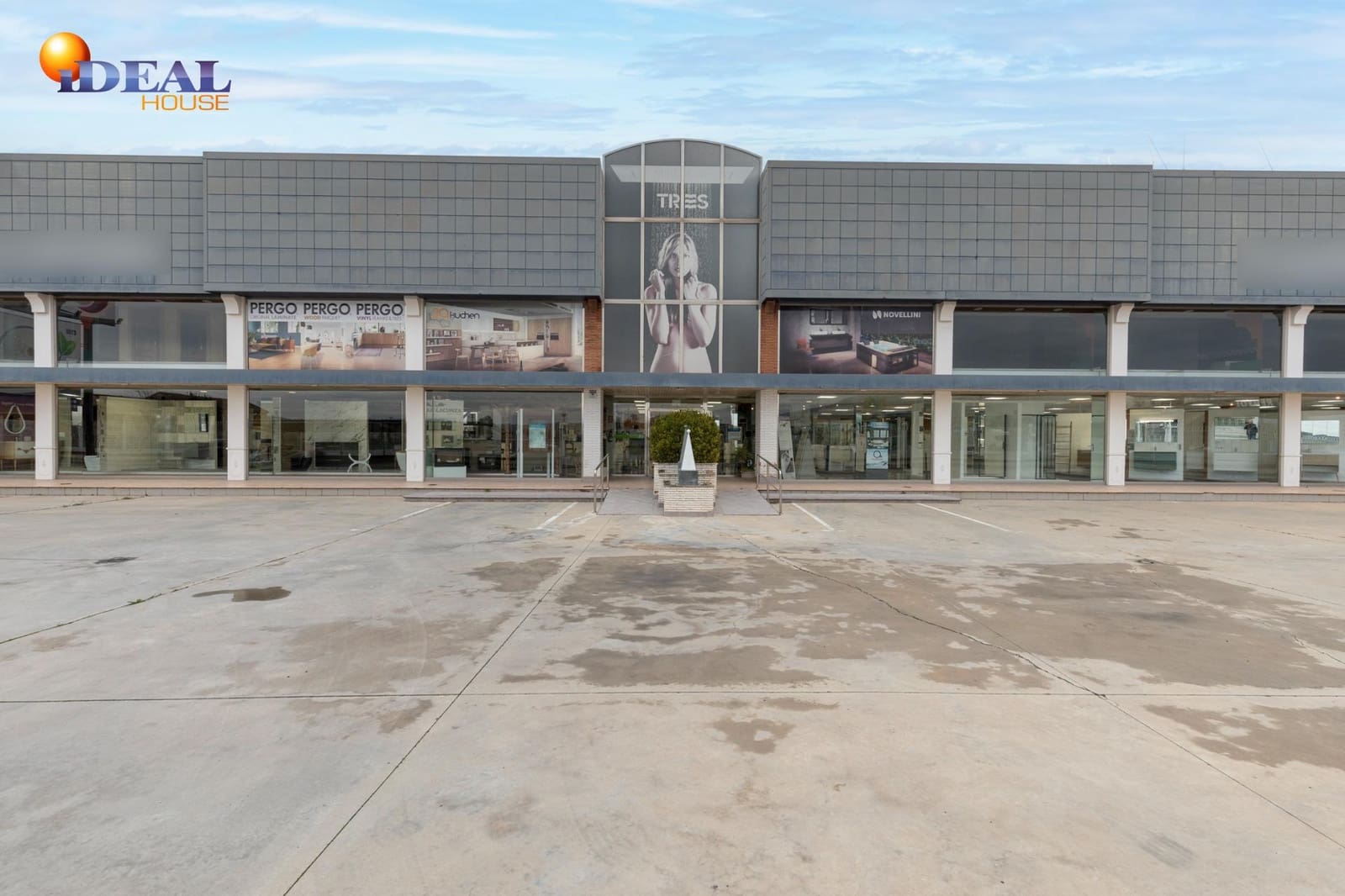 Gewerbe zu verkaufen in Santa Fe mit Garage - 1.800.000 € (Ref: 9433801)