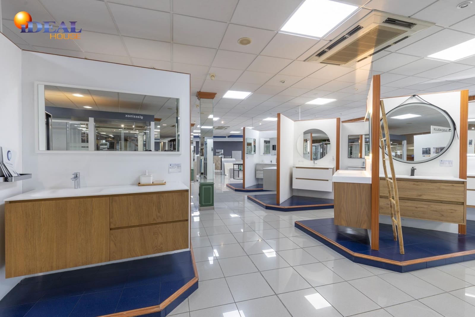 Gewerbe zu verkaufen in Santa Fe mit Garage - 1.800.000 € (Ref: 9433801)