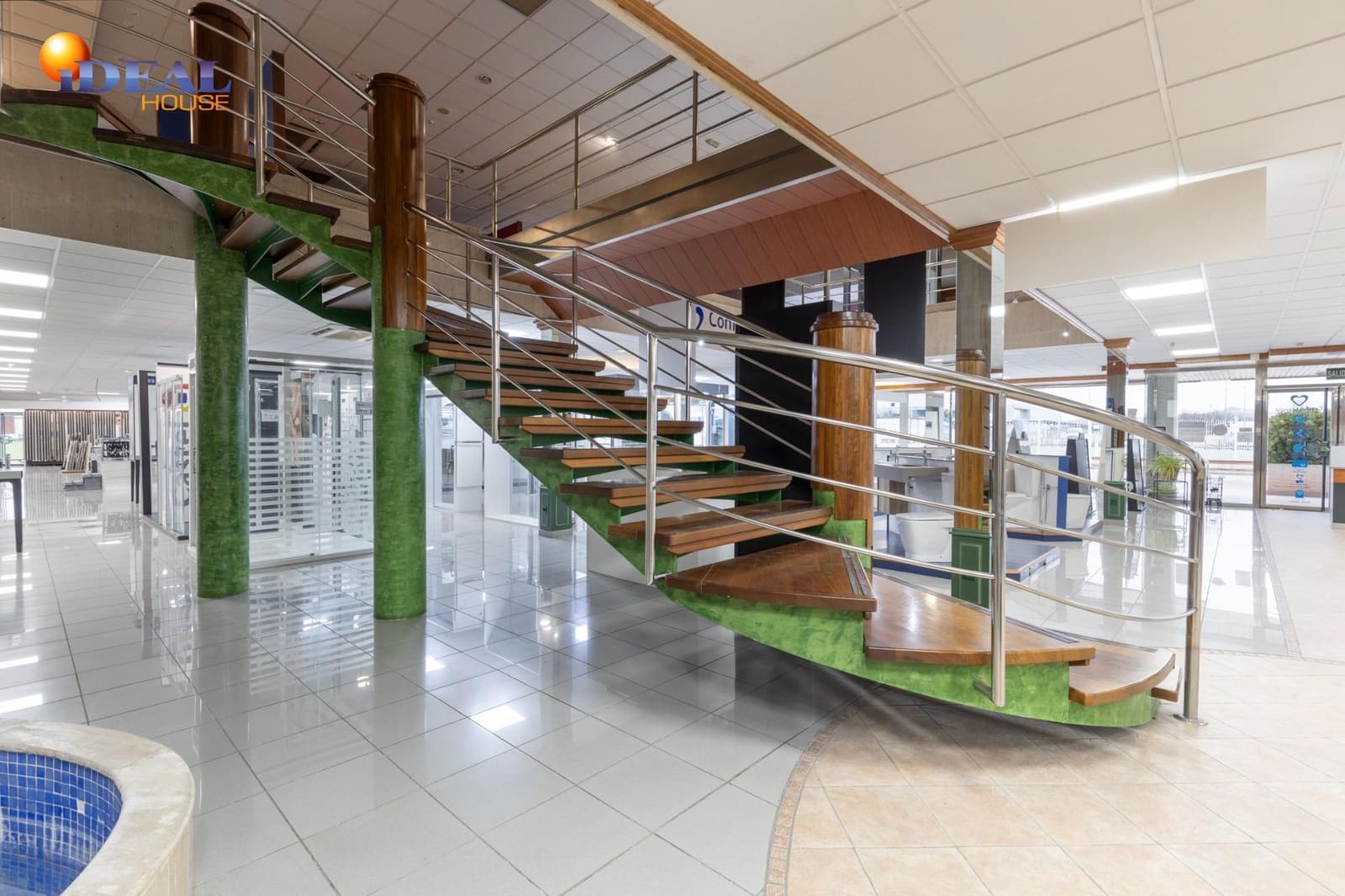 Gewerbe zu verkaufen in Santa Fe mit Garage - 1.800.000 € (Ref: 9433801)