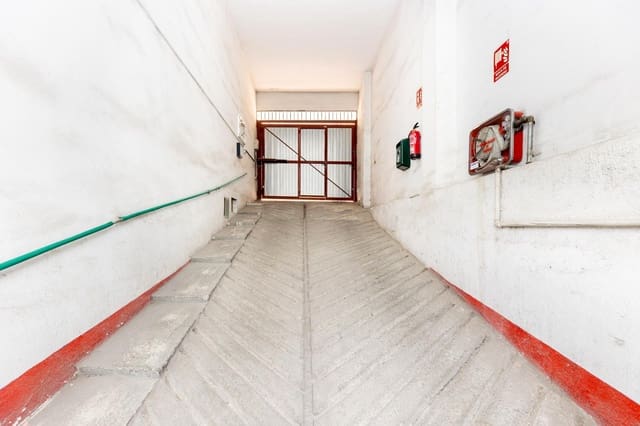 Garage for sale in Granada city - € 29,900 (Ref: 9433802)