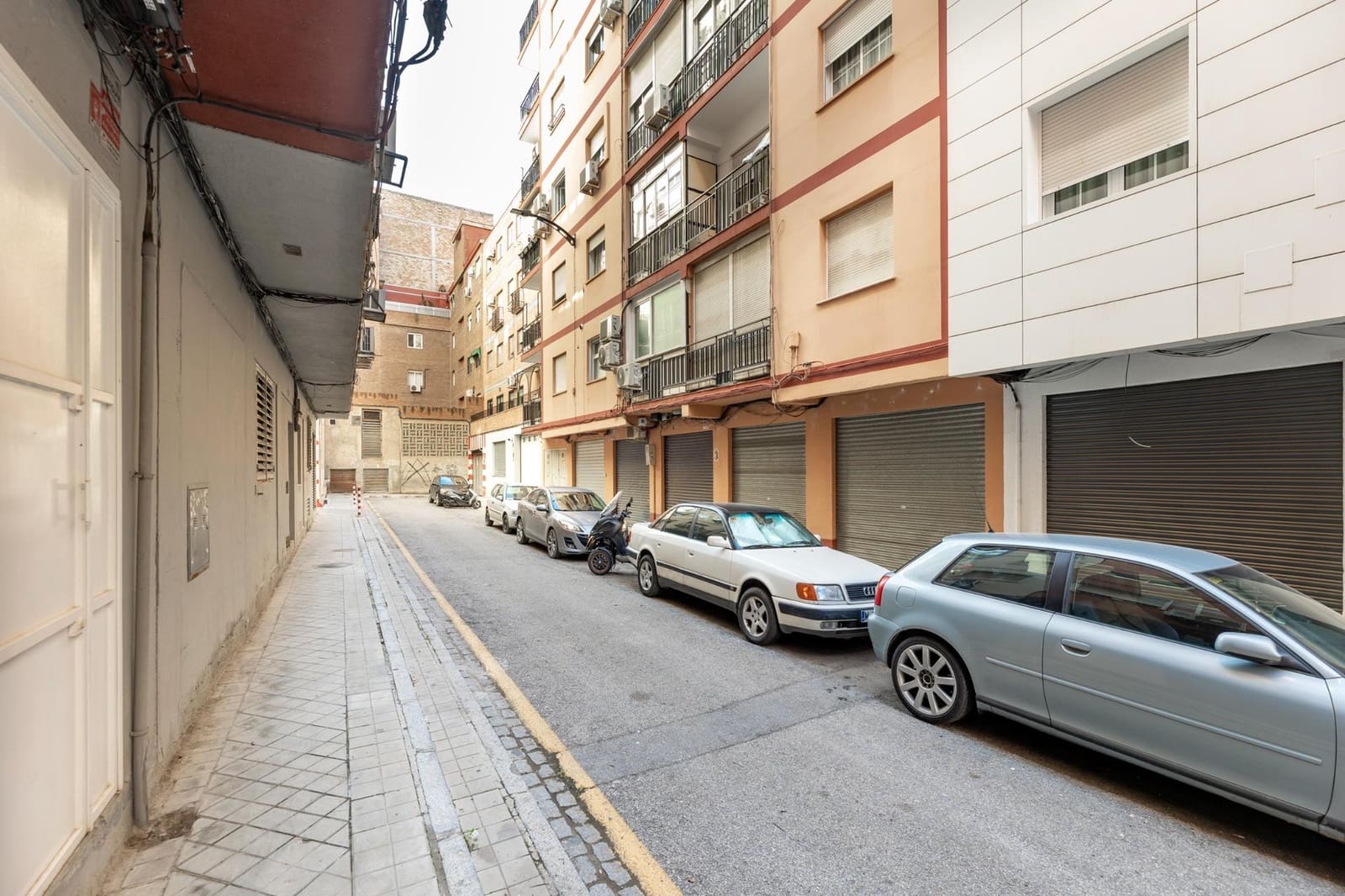 Garage for sale in Granada city - € 29,900 (Ref: 9433802)