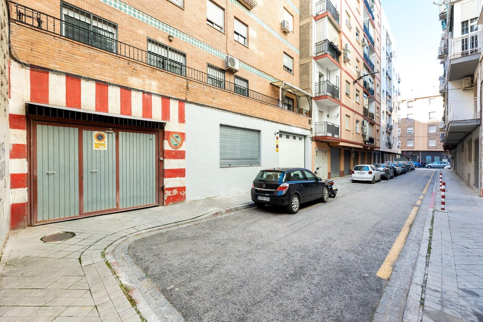 Garage for sale in Granada city - € 29,900 (Ref: 9433802)
