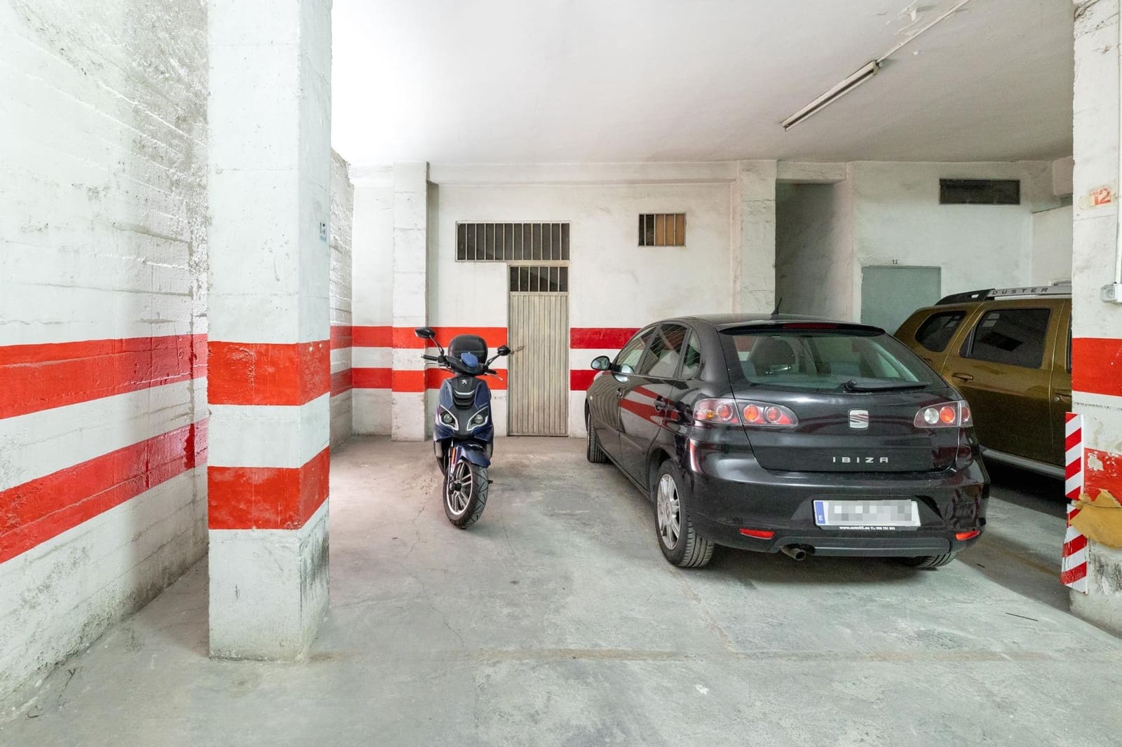 Garage for sale in Granada city - € 29,900 (Ref: 9433802)