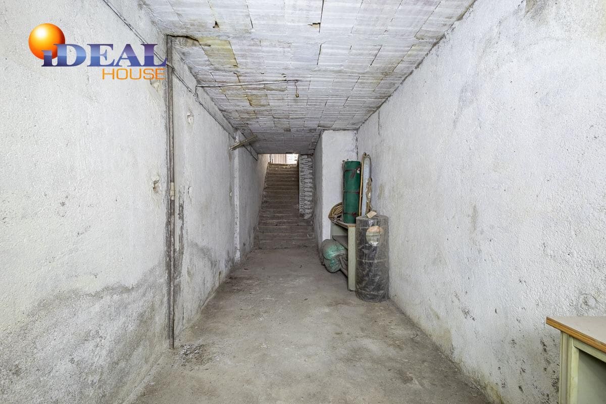 Kommersiell till salu i Granada stad - 75 000 € (Ref: 9433803)