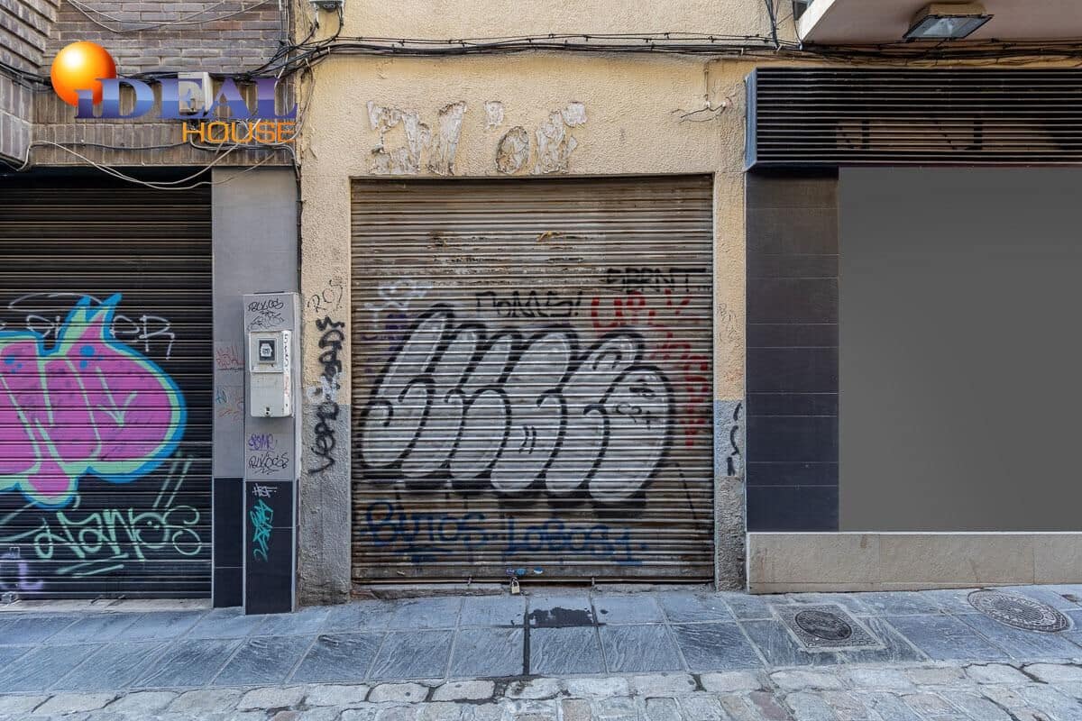 Kommersiell till salu i Granada stad - 75 000 € (Ref: 9433803)