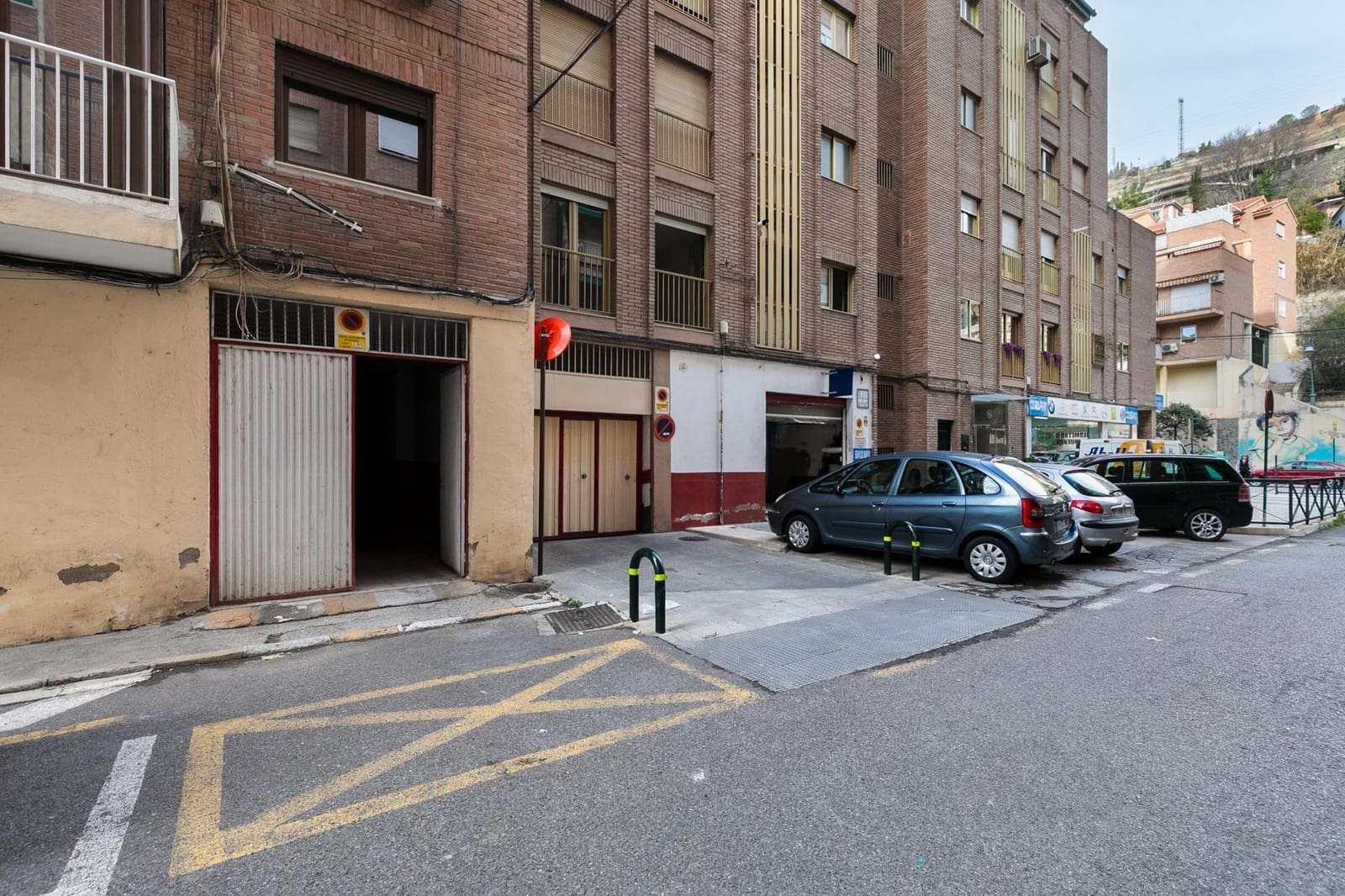 Kommersiell till salu i Granada stad - 200 000 € (Ref: 9433804)