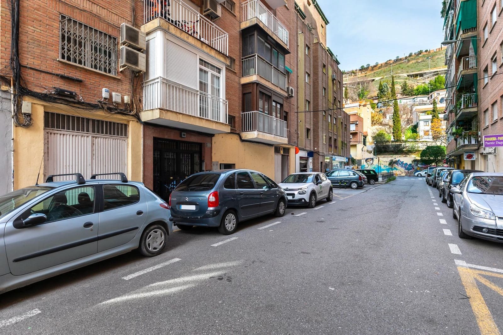 Kommersiell till salu i Granada stad - 200 000 € (Ref: 9433804)
