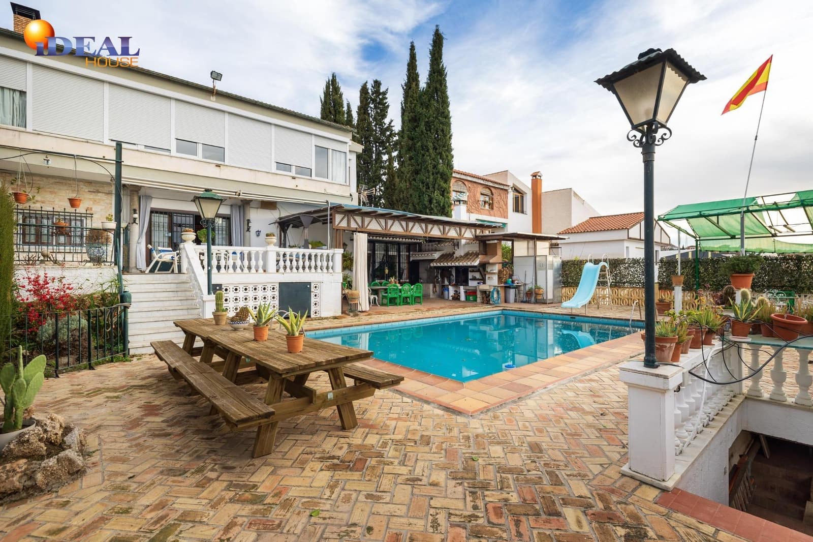 4 bedroom Villa for sale in Monachil with pool garage - € 380,000 (Ref: 9433805)