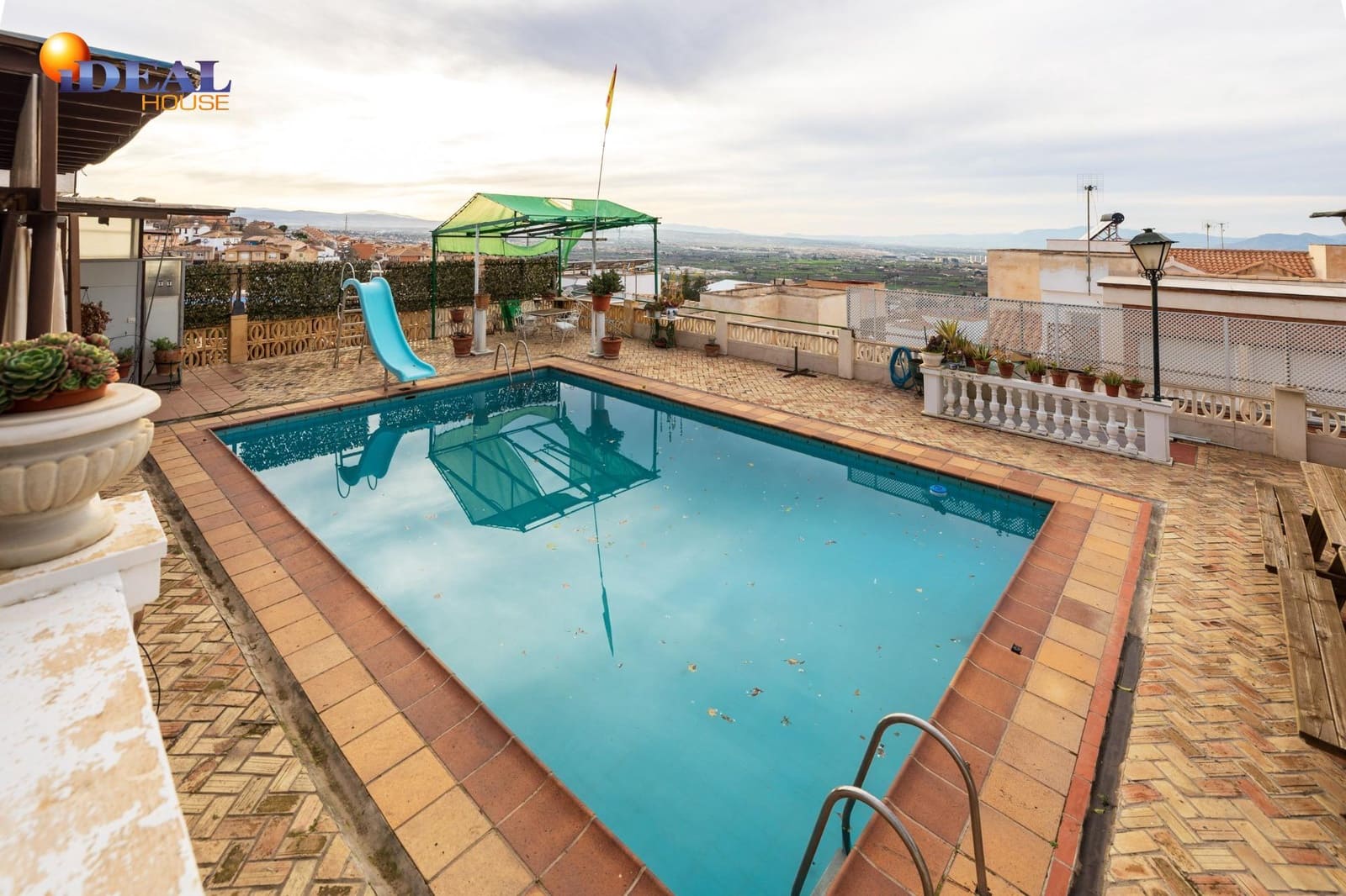 4 bedroom Villa for sale in Monachil with pool garage - € 380,000 (Ref: 9433805)