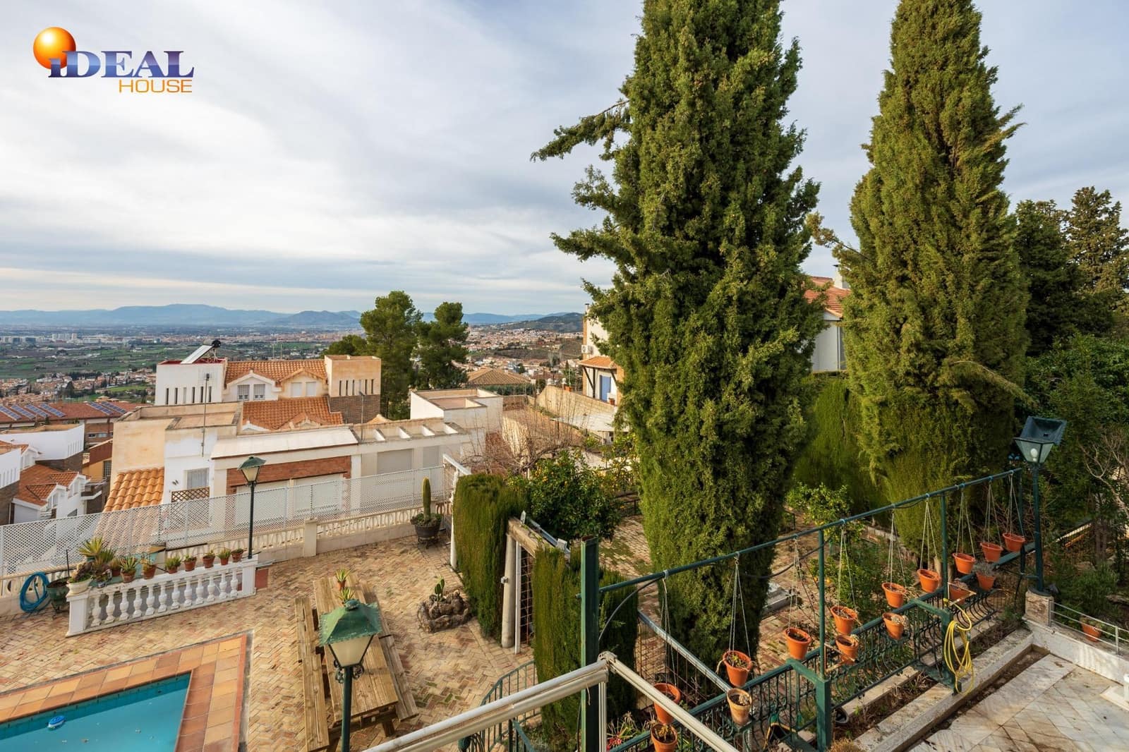 4 bedroom Villa for sale in Monachil with pool garage - € 380,000 (Ref: 9433805)